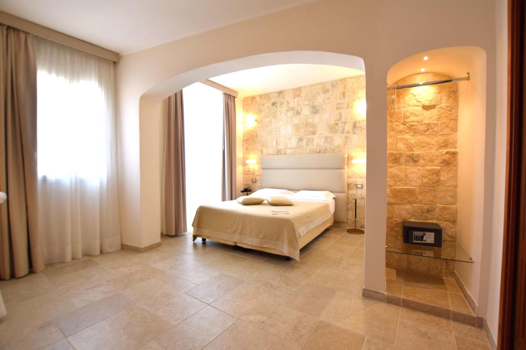 Hotel L'Arcangelo - Boutique Hotel Таранто Экстерьер фото